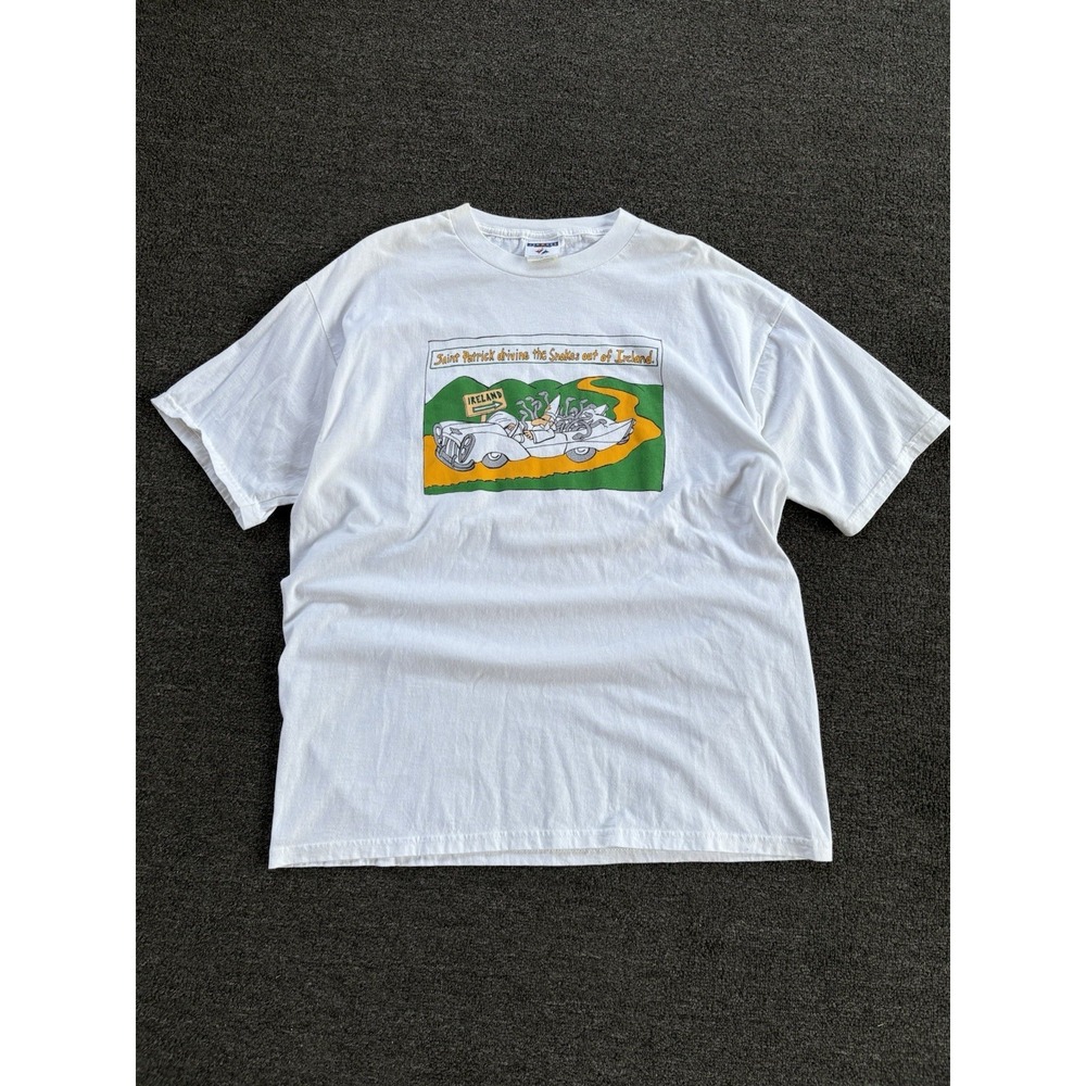 Vintage Saint Patrick Driving Snakes Out of Ireland T-Shirt XL